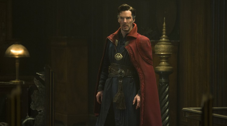 Doctor Strange (Benedict Cumberbatch) a 2016-ban megjelent első részben