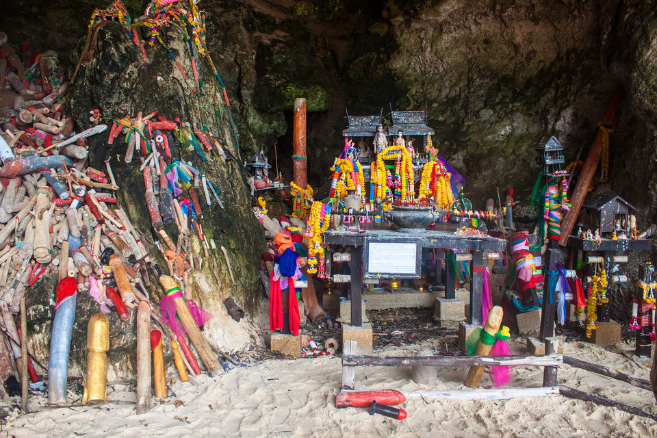 Jaskinia przy plaży Phra Nang, Tajlandia