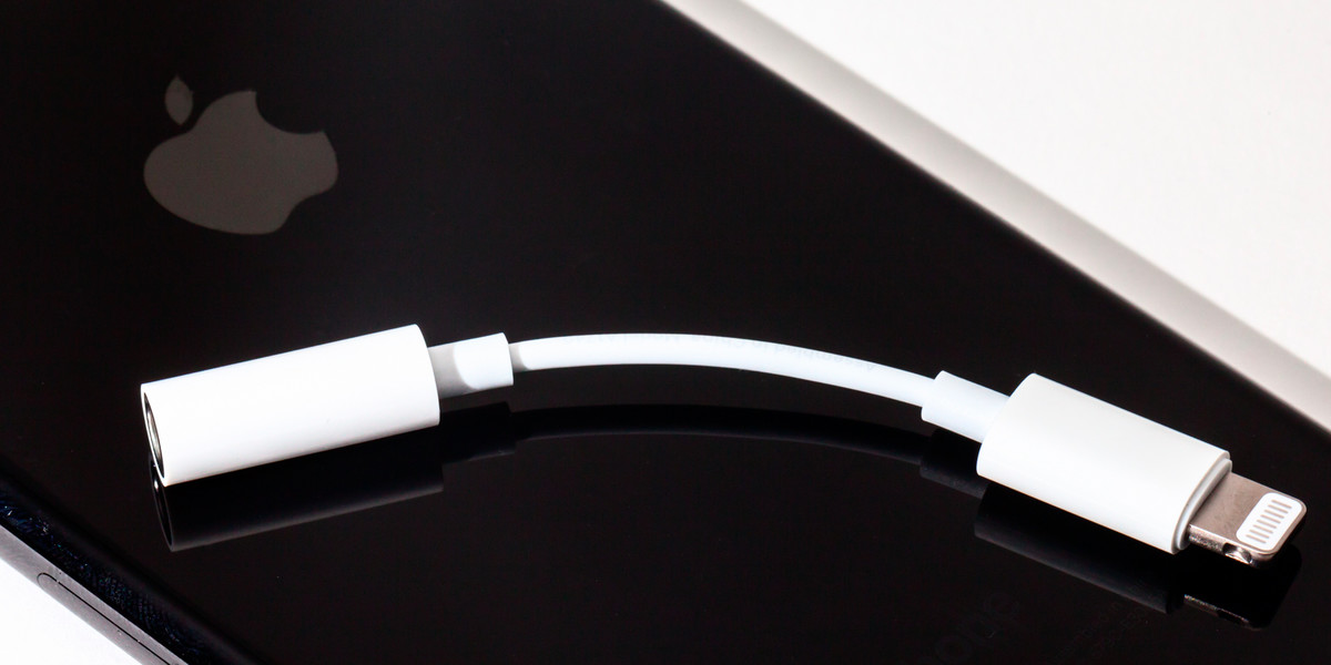 REVIEW: The iPhone 7 headphone dongle