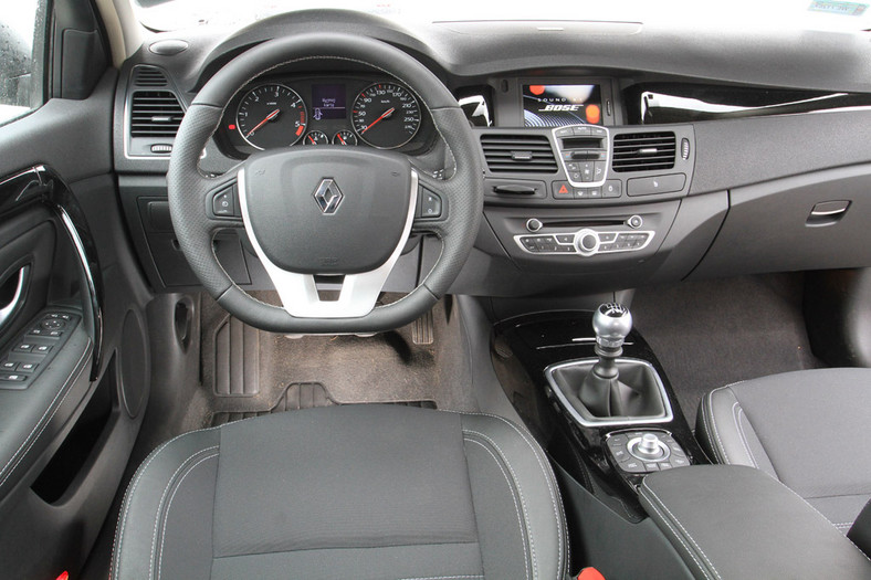 Peugeot 508 SW kontra Renault Laguna Grandtour: wybierasz styl czy funkcjonalność?