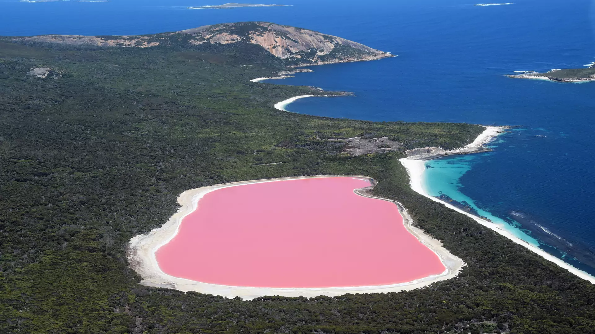 Gdzie znajduje się słynne różowe jezioro? 18 pytań dla prawdziwych podróżników