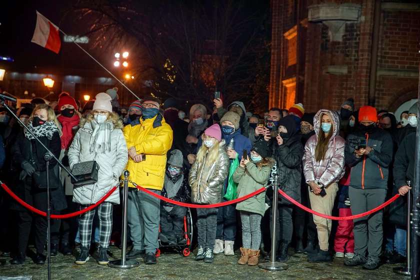 Hołd dla zamordowanego prezydenta.