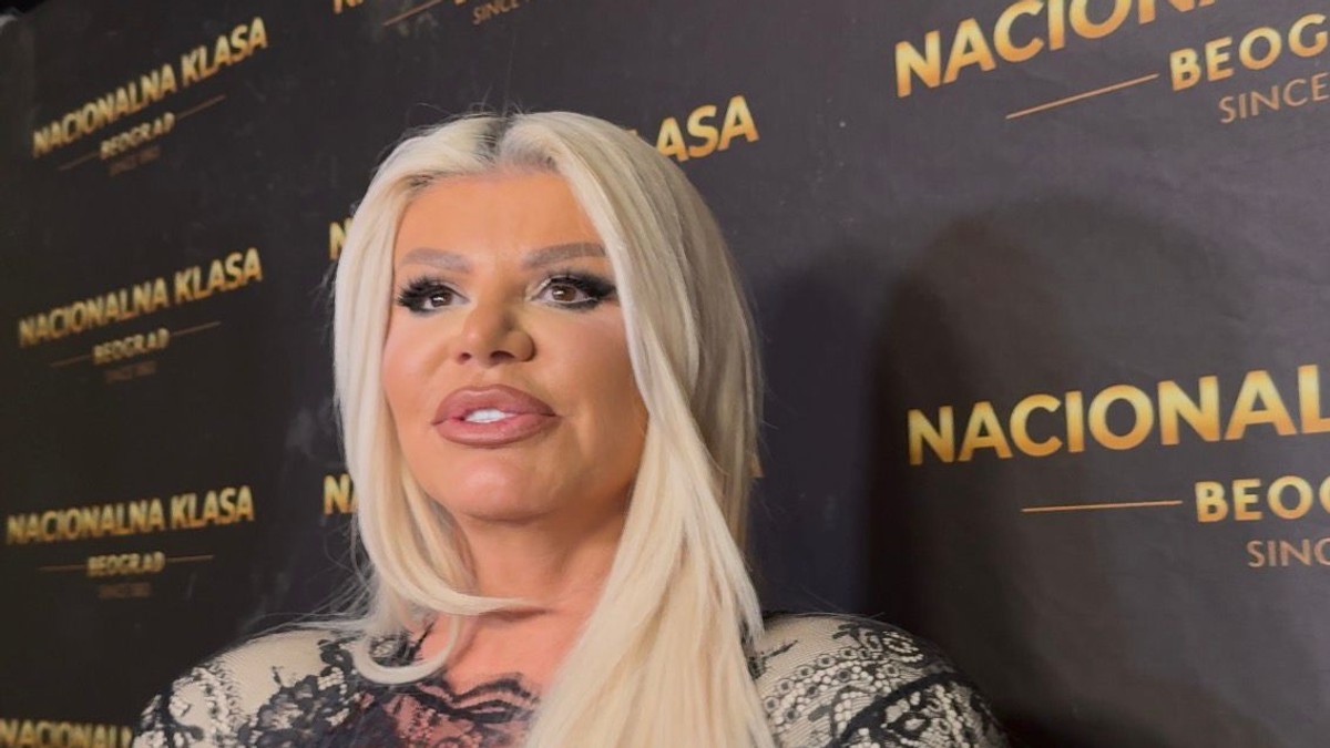 "NIJE OŽENJEN, NE KRIJEM GA ZBOG TOGA" Dara Bubamara o novom dečku, otkrila kako je proteklo njegovo upoznavanje sa sinom: "On je isti ja" (Video) Kép