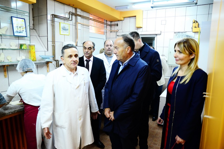 Ministar Mladen Šarčević u Mlekarskoj školi u Pirotu