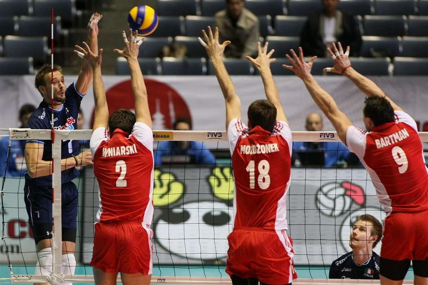 Polscy siatkarze potrzebują punktu by awansować do igrzysk w Londynie
