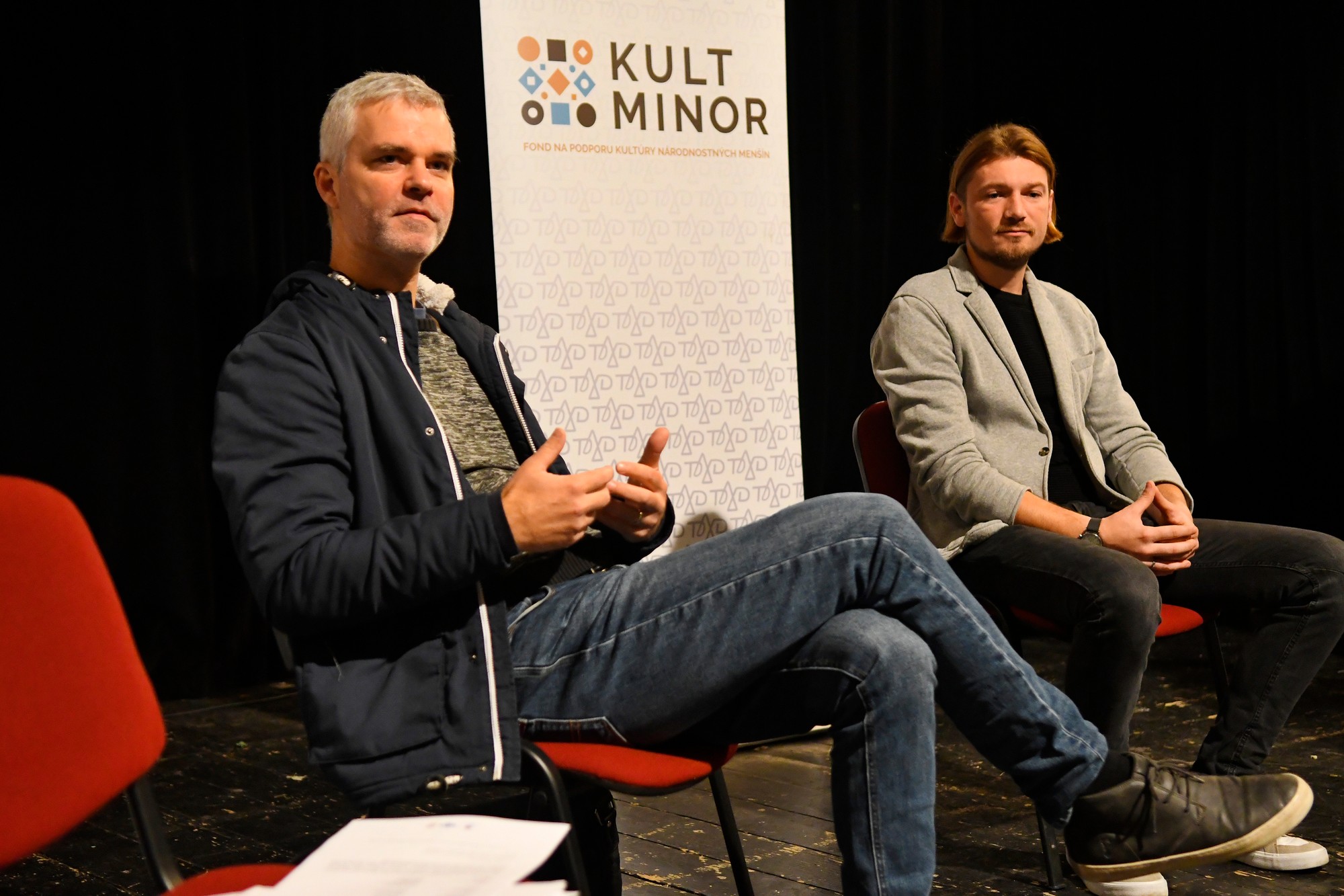  Vľavo režisér Kamil Žiška a vpravo herec Vladimír Roháč.