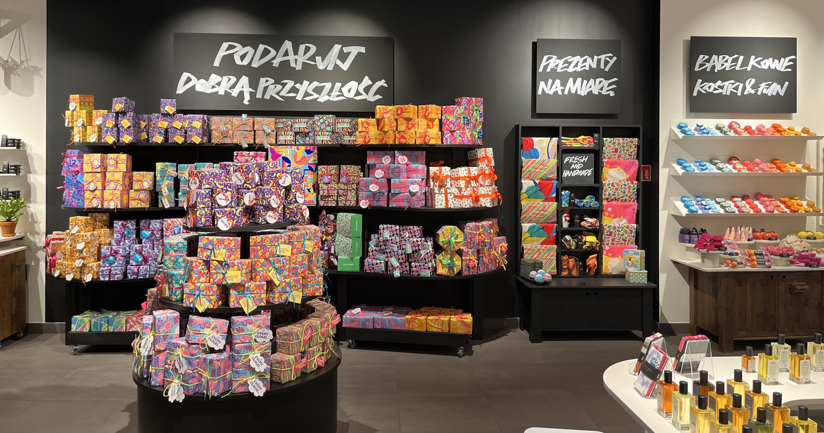 Kultowa marka kosmetyków otworzyła pierwszy sklep stacjonarny w Polsce -  Uroda