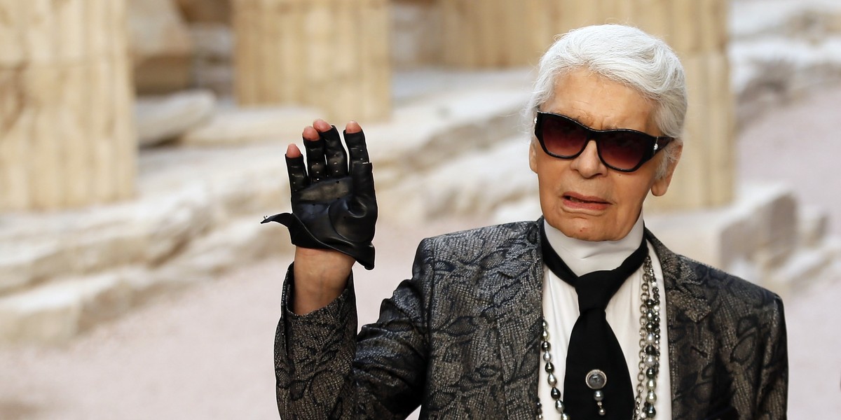 Karl Lagerfeld, szef domu mody Chanel. To on wprowadził do kolekcji marki wiele skór zwierząt, teraz luksusowy brand z nich rezygnuje