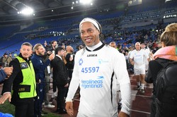 Syn Ronaldinho idzie śladami ojca. Przejdzie testy w Barcelonie