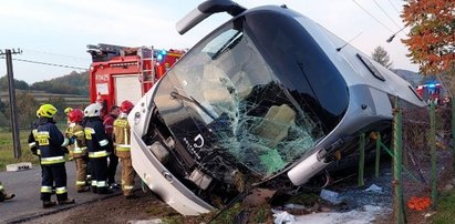 Co za pech nauczycieli. Mieli wypadek w dniu swojego święta. Jest wielu rannych