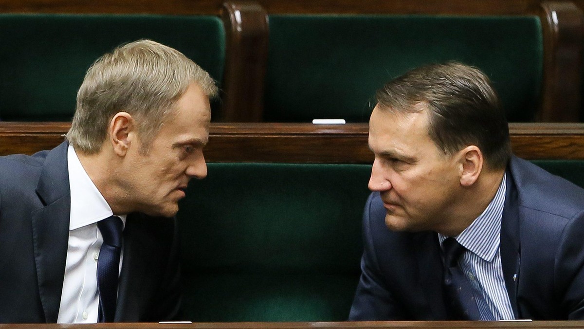 Donald Tusk, Radosław Sikorski