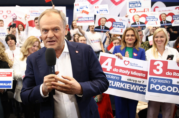 Donald Tusk na spotkaniu otwartym w Krakowie 03.04.2024.