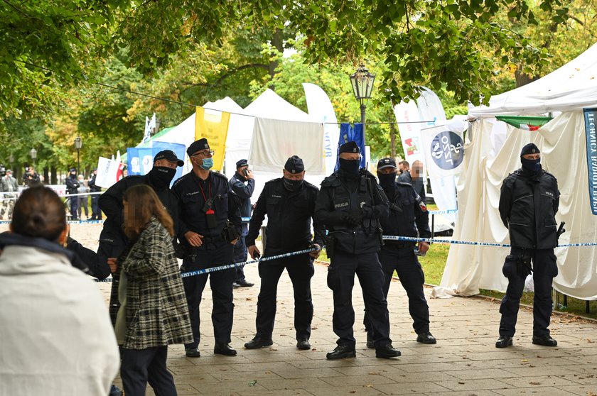 Warszawa. Strzał  w białym miasteczku. Nie żyje 94-latek