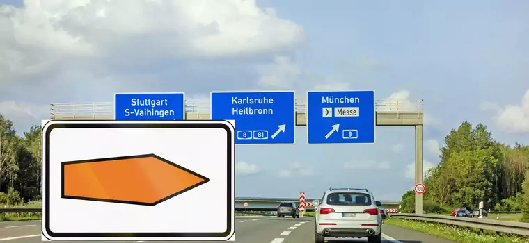 Pomarańczowa strzałka na niemieckich autostradach. Czy wiesz, co oznacza?