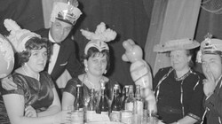 Tak się bawiono w PRL. QUIZ o sylwestrowych imprezach. Kto wtedy nie tańczył, może mieć kłopot