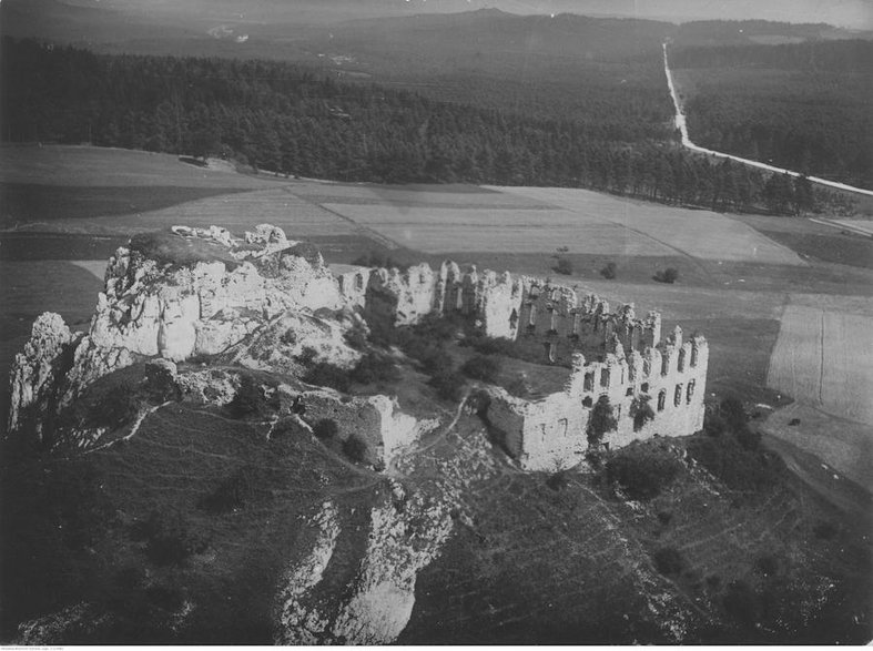 Widok na zamek z lotu ptaka, 1927 r.