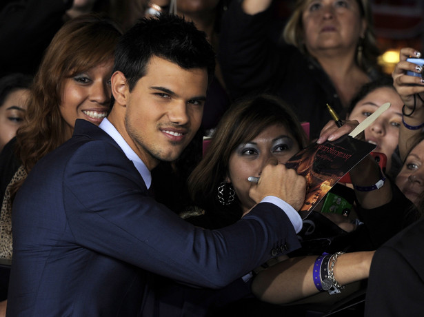 Taylor Lautner neutralny niczym Szwajcaria