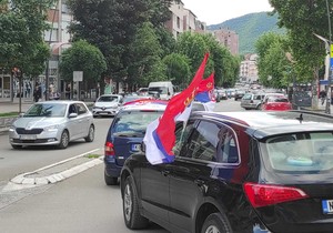 Podrška iz Kosovske Mitrovice nakon glasanja o Rezoluciji o Srebrenici