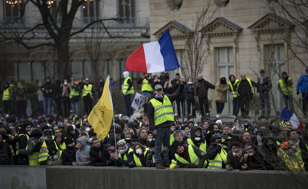 Francja: "żółte kamizelki" wdarły się do biura, rzecznik rządu ewakuowany