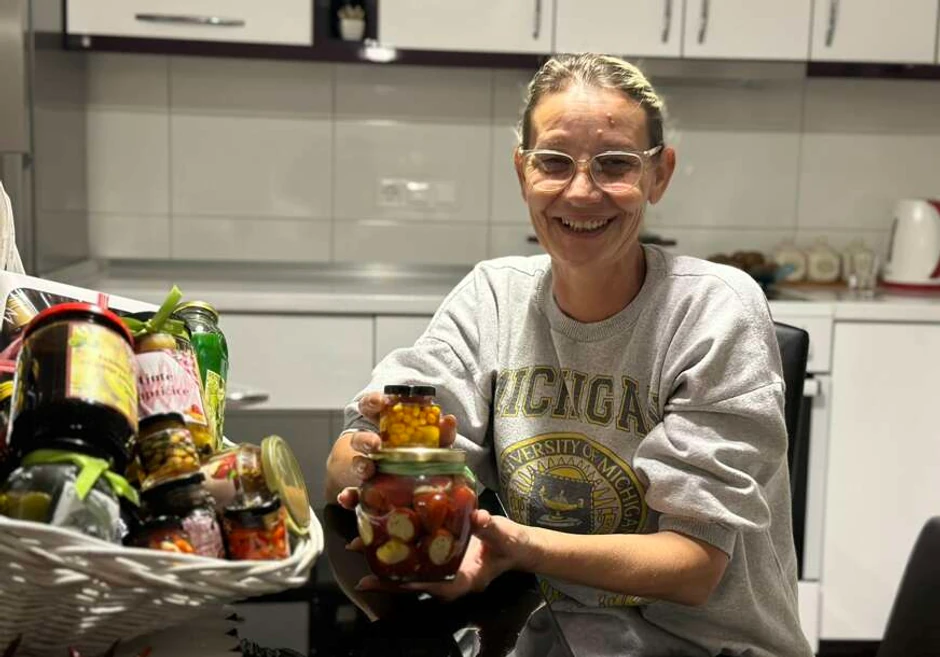 Vesna-Bosnjak-i-plodovi-nejne-baste-foto-Mirjana-Ribic-872x610