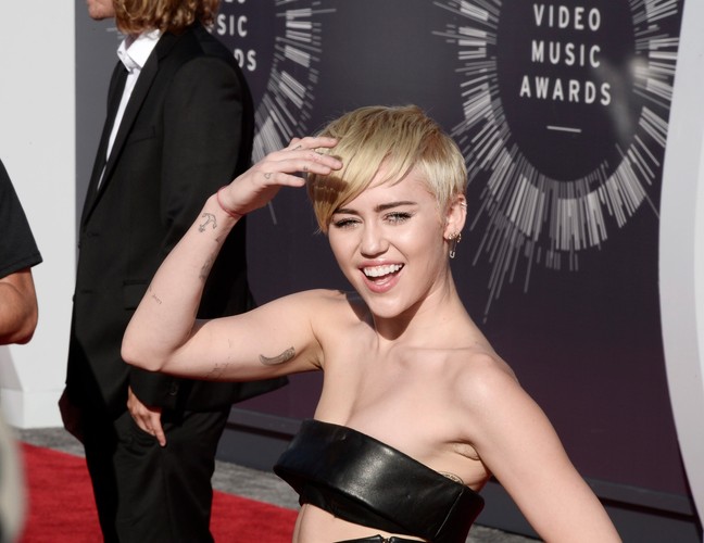 Miley Cyrus na gali MTV Video Music Awards 2014