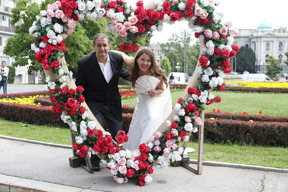 Svadbena veselja u poslednje vreme sve češće odlikuje i iznajmljivanje dekoracije