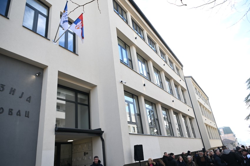 Gimnazija u Mladenovacu