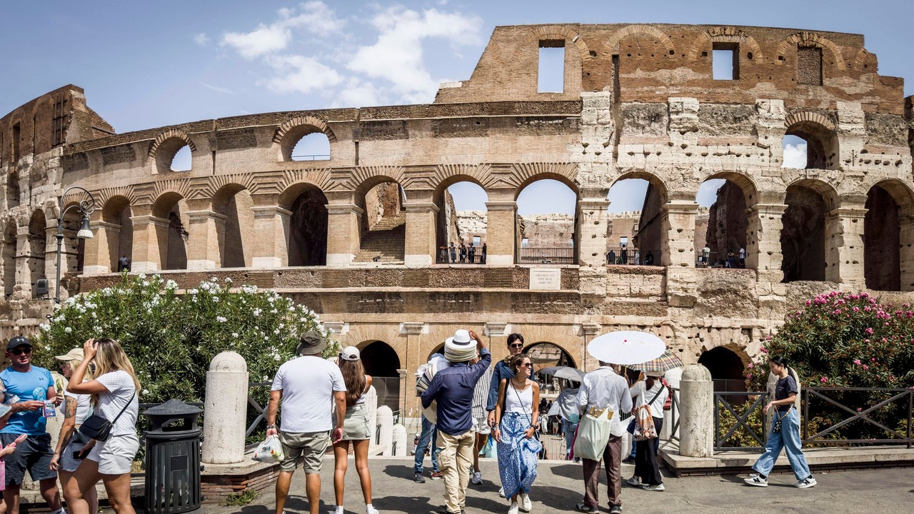 "Horror w Rzymie". Mężczyzna nadział się na pręt przy Koloseum