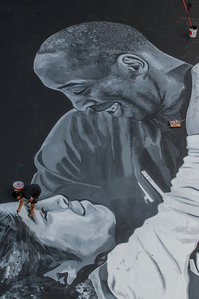 Mural u čast Kobija i Điana u Filadelfiji gde je rođen Brajant