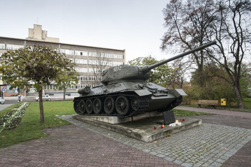 Czołg stojący w Gliwicach ma trafić do muzeum