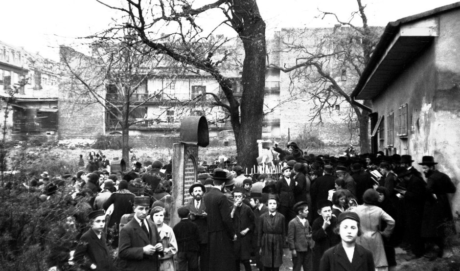 Święto rabina Remu na Cmentarzu Remuh w Krakowie w 1931 r.