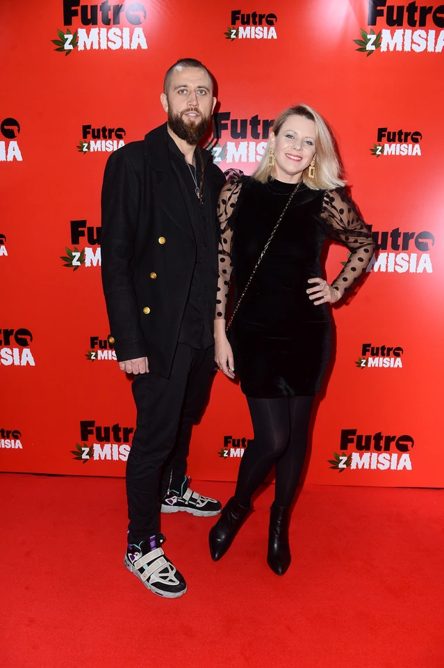 Gwiazdy na premierze filmu "Futro z misia": Maria Sadowska z mężem
