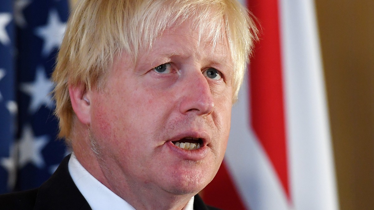 Szef dyplomacji Wielkiej Brytanii Boris Johnson opublikował dziś w dzienniku "Daily Telegraph" swój manifest dotyczący wyjścia kraju z Unii Europejskiej, opowiadając się za tzw. twardym Brexitem. - "Przekujemy Brexit w sukces" - napisał Johnson. Publikacja tekstu Johnsona była - jak podkreśliła redakcja gazety - zaskoczeniem dla premier Theresy May i jej najbliższego otoczenia.