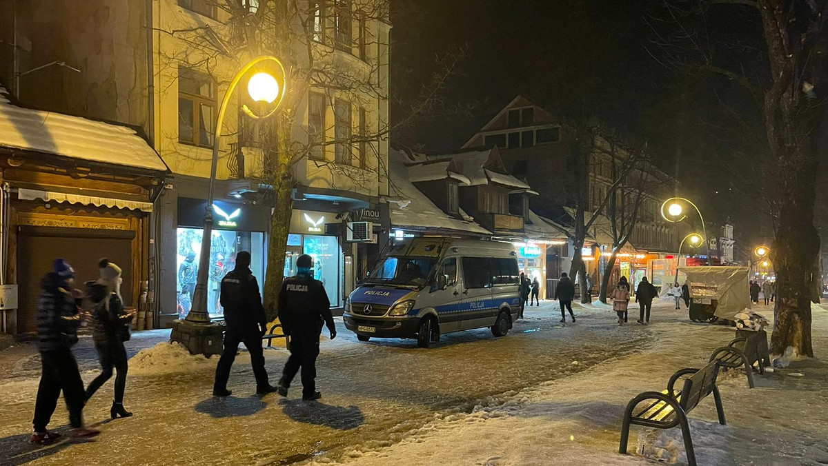 Zakopane. Jak wyglądają Krupówki w piątkowy wieczór? Jesteśmy na miejscu