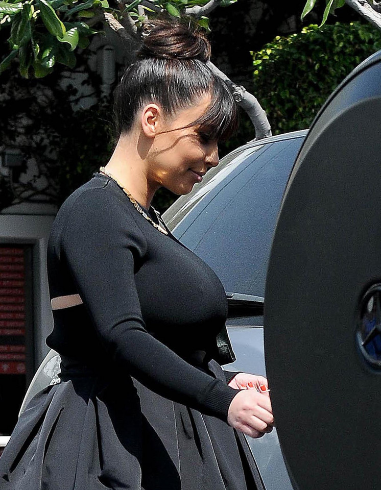 Kim Kardashian bez stanika