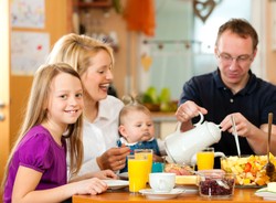 Czy rodzice mogą zmieniać się w opiece nad dzieckiem? Oto, co mówi prawo!