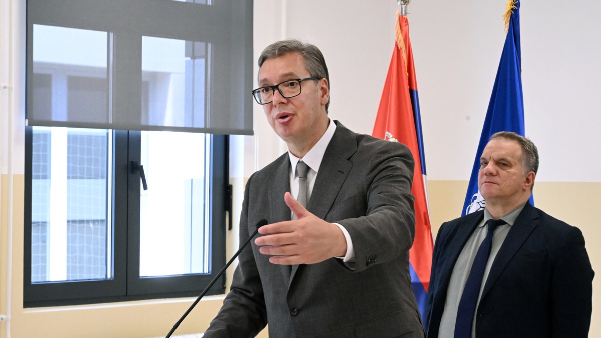Aleksandar Vučić, Dejan Vuk Stanković