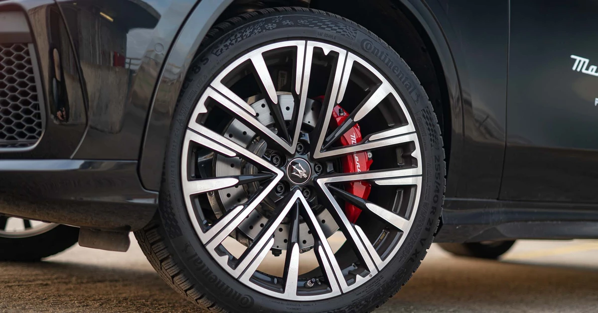 Włoska legenda wraca do Polski. Tak jeździ SUV Maserati. Cena?