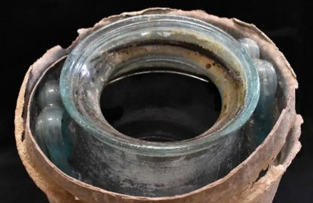 Najstarsze wino odkryto w urnie ze szczątkami rzymskimi