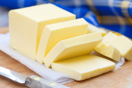Najtańsze masło można kupić w sklepach przy stacjach Orlenu