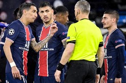 Piłkarze Paris Saint-Germain twierdzą, że sędzia ich zwyzywał