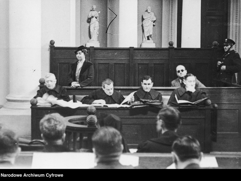 Proces Julii Kucharskiej przed Sądem Okręgowym w Warszawie, została oskarżona o zamordowanie brata celem pozyskania jego majątku, 1939 r.