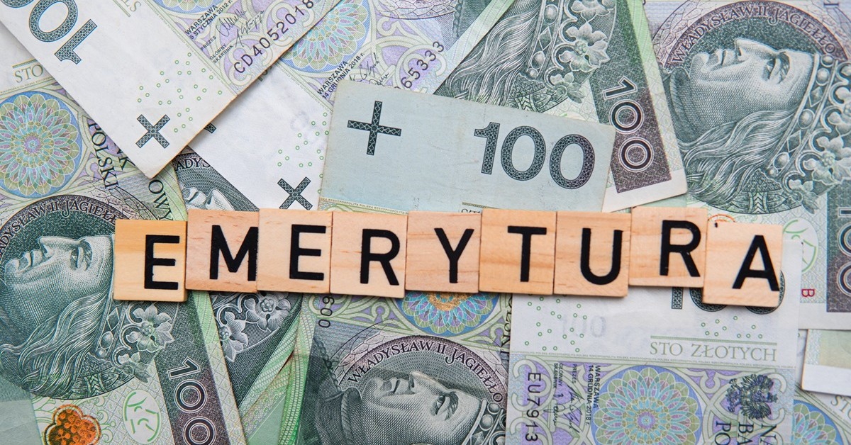 Trzynasta emerytura 2026: nowe wyliczenia. Tyle seniorzy dostaną "na rękę"