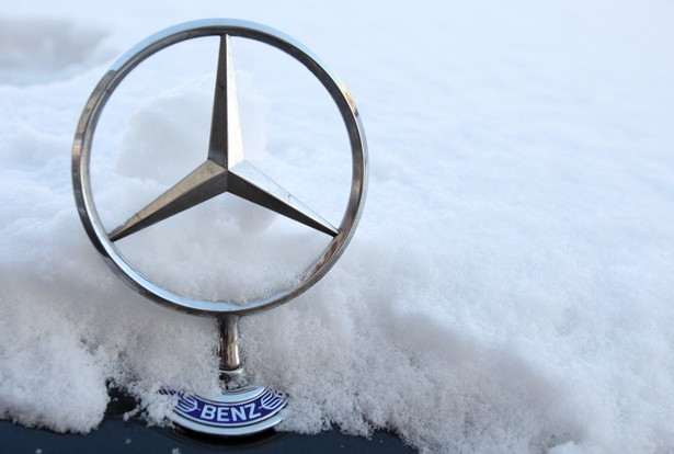 Znaczek Mercedesa produkowanego przez firmę Daimler