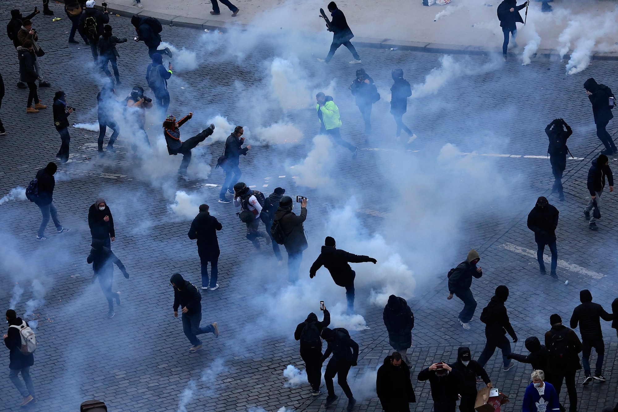Proti návrhu dôchodkovej reformy protestovalo vo Francúzsku viac ako milión ľudí.