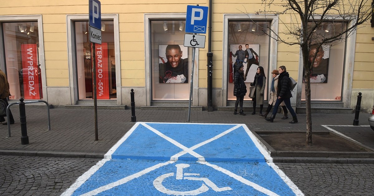 Karta parkingowa 2026. Nowe zasady, elektroniczna forma i surowsze kary za nadużycia