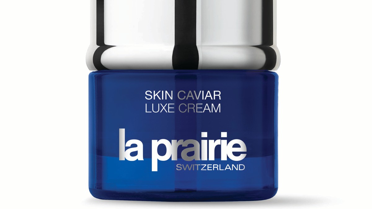 Skin Caviar Luxe Cream Remastered z Caviar Premier – krem nawilżający, który oferuje unikalny wymiar zmysłowego odprężenia w połączeniu z nigdy wcześniej niespotykanym efektem liftingu i ujędrnienia.