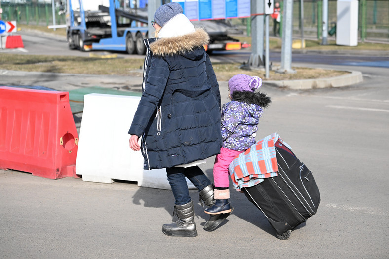 Uchodźczyni na przejściu granicznym w Medyce 26 lutego 2022 r.