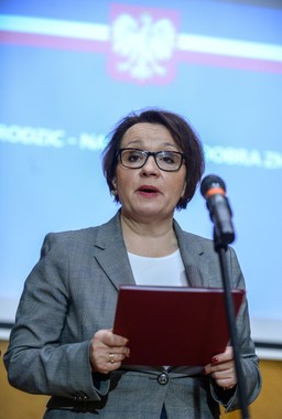 Zalewska: W 2016 bez religii na maturze, ale w następnym roku jest to możliwe