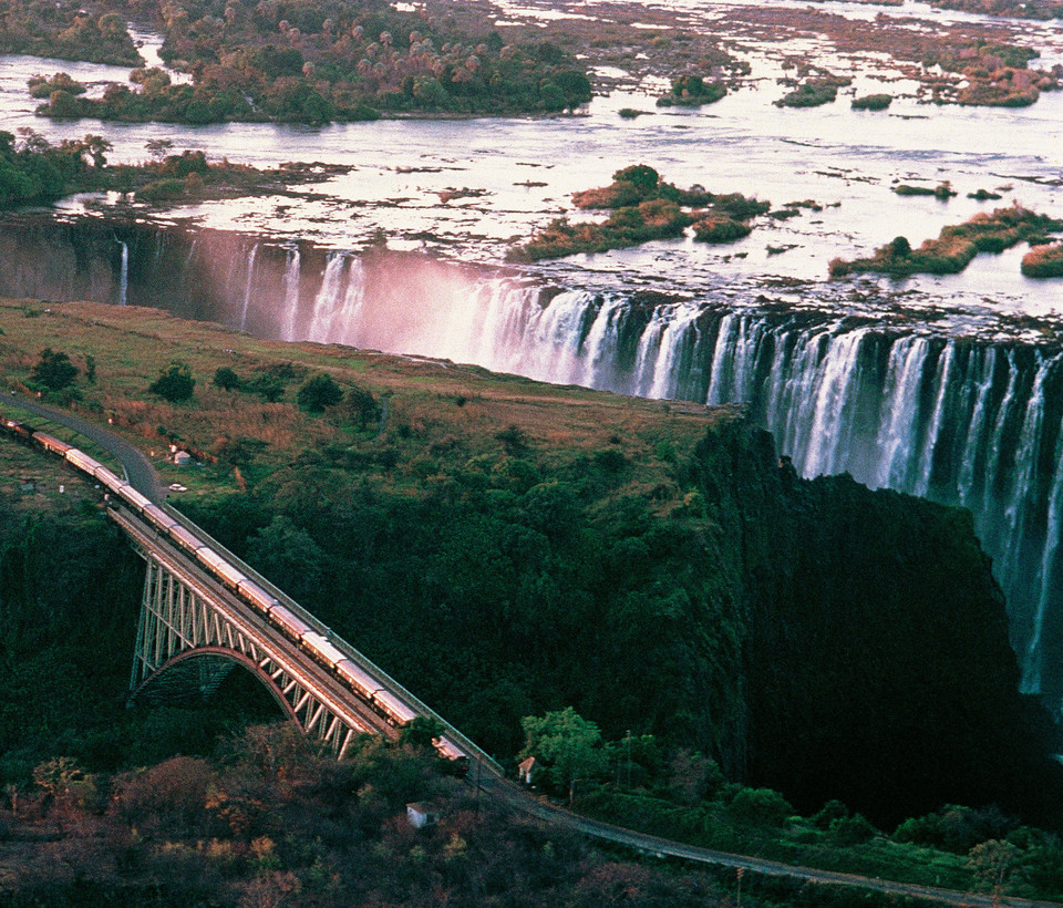 Rovos Rail - Wodospady Wiktorii na granicy Zambii i Zimbabwe